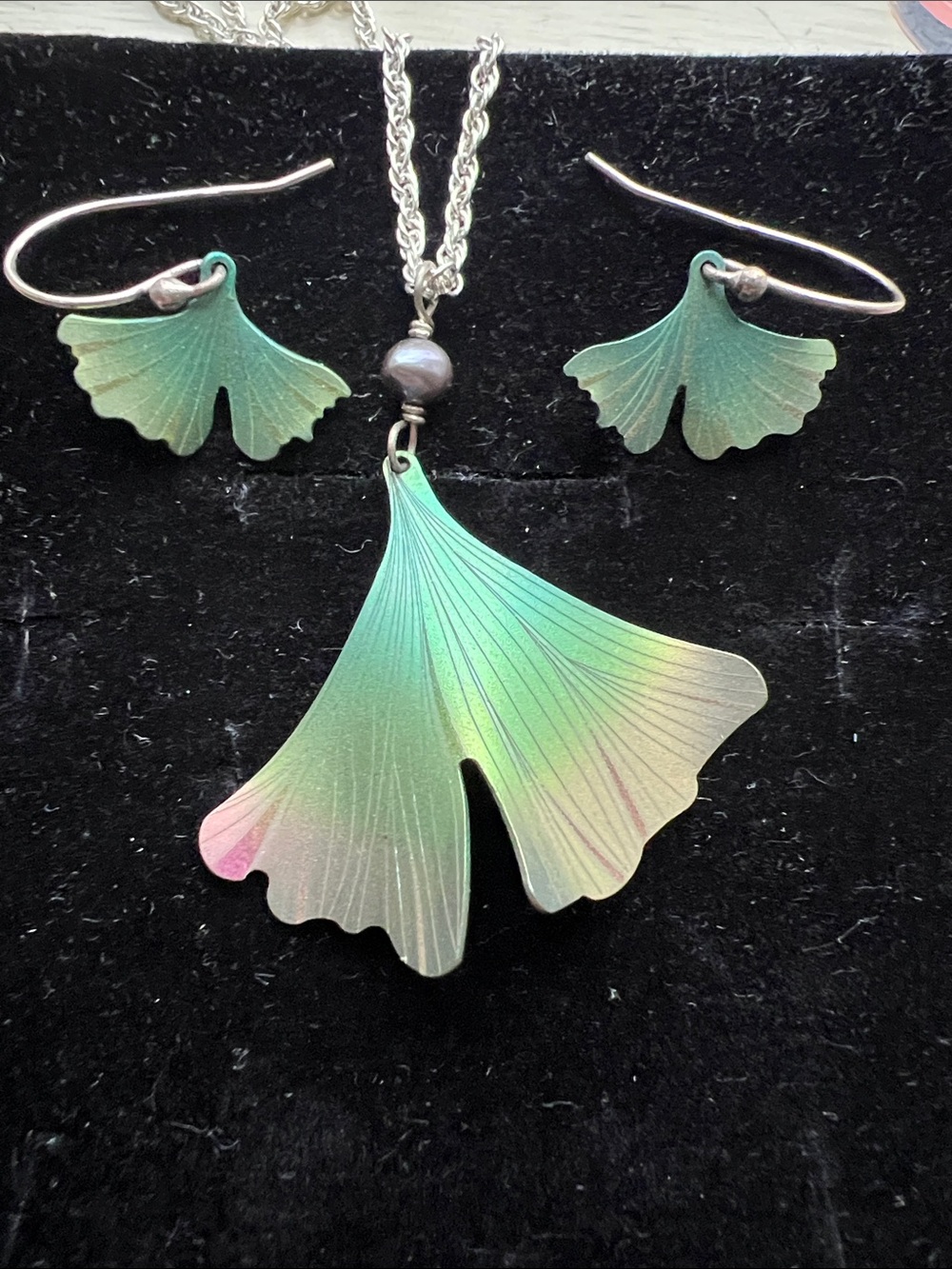 Holly Yashi Green Ginkgo Leaf Pendant Necklace and Earrings Set